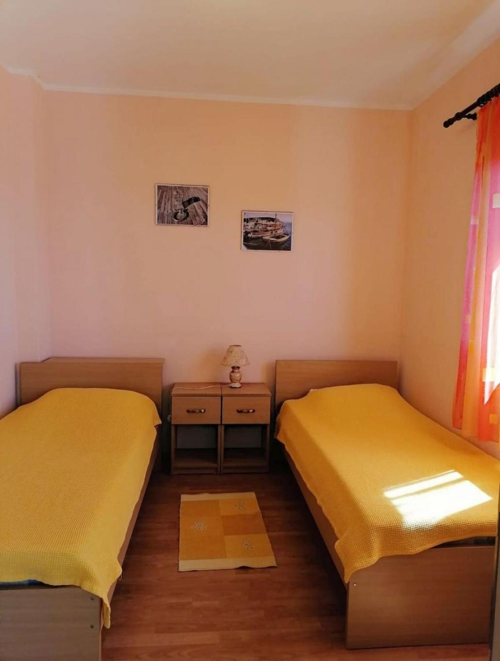Apartments Toni Maslinica Ngoại thất bức ảnh